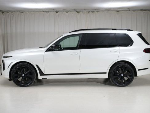 Used 2023 BMW X7 M60i w/ Executive Package image 3