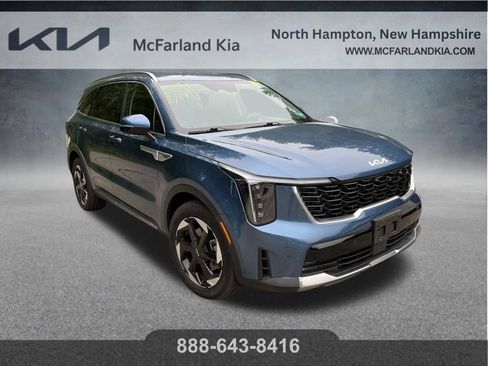 Used 2025 Kia Sorento EX AWD/4WD image 3