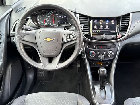 Used 2020 Chevrolet Trax LS FWD image 18