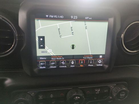 Used 2021 Jeep Wrangler Unlimited Sahara image 22