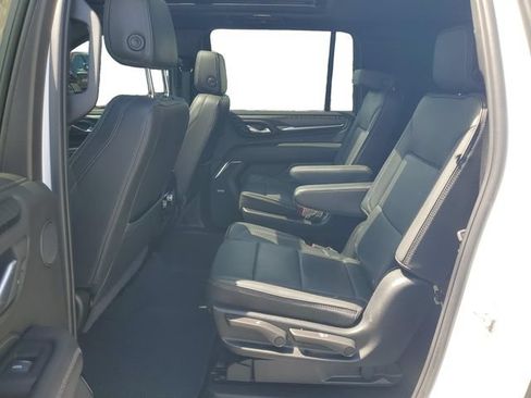 Used 2024 GMC Yukon XL Denali AWD/4WD image 26