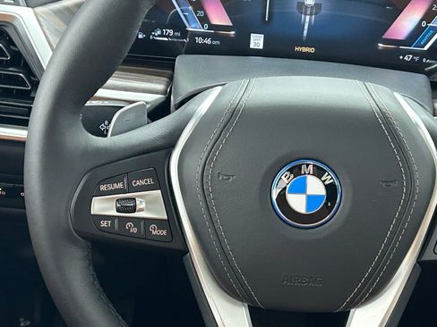 Used 2026 BMW X5 xDrive50e w/ Premium Package image 11