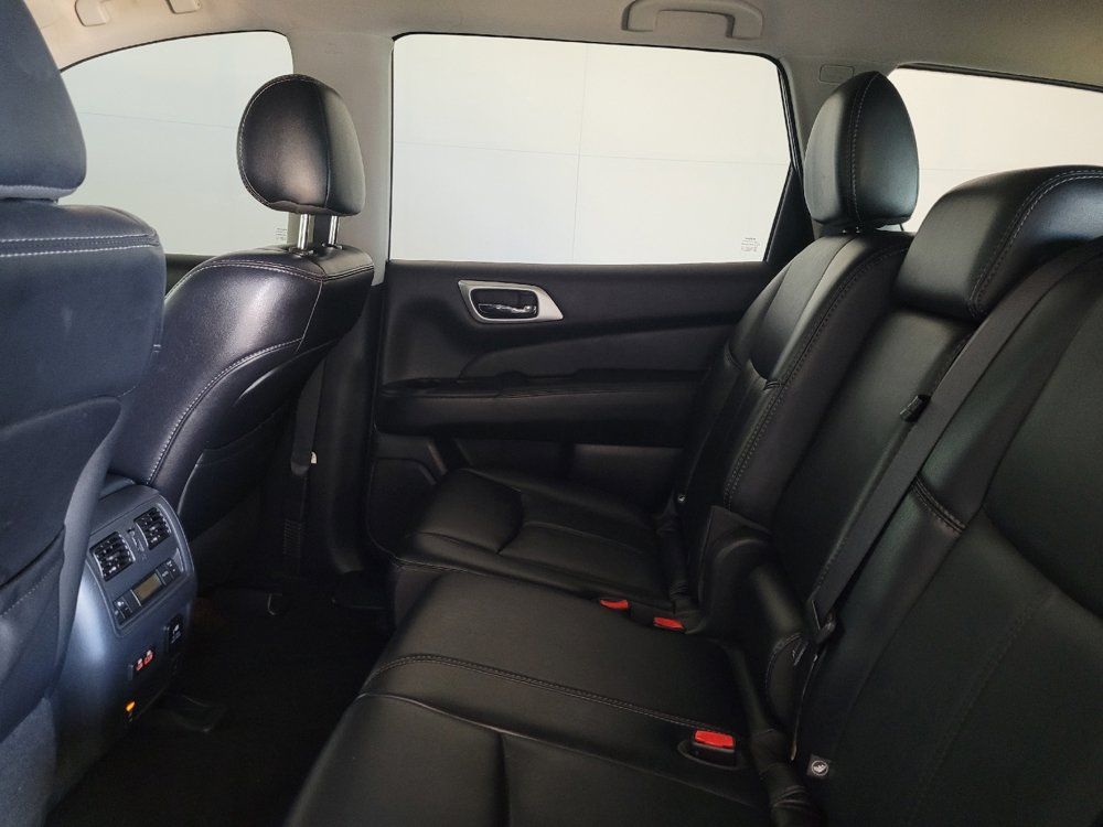 Used 2019 Nissan Pathfinder SL FWD image 18