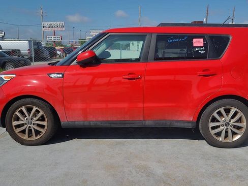 Used 2019 Kia Soul + FWD image 3
