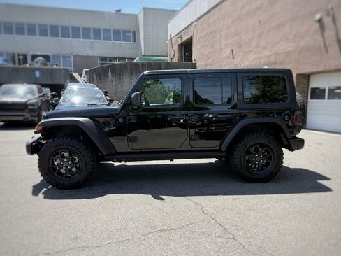 Used 2025 Jeep Wrangler Unlimited Sport AWD/4WD image 14