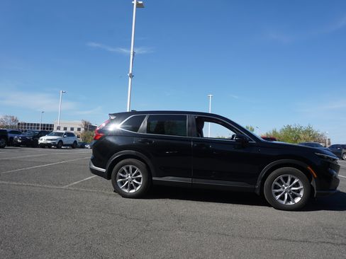 Used 2023 Honda CR-V EX image 3