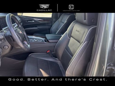 Used 2024 Cadillac Escalade Premium Luxury w/ Performance Package AWD/4WD image 23