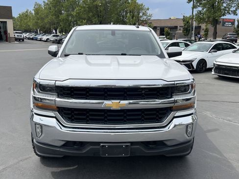 Used 2018 Chevrolet Silverado 1500 LT w/ LT Fleet Convenience Package AWD/4WD image 3