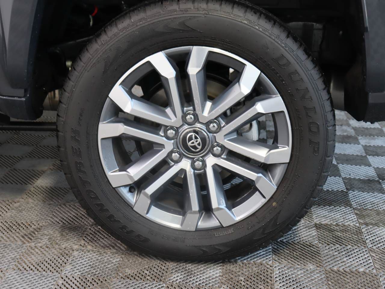 Used 2026 Toyota 4Runner Limited AWD/4WD image 17