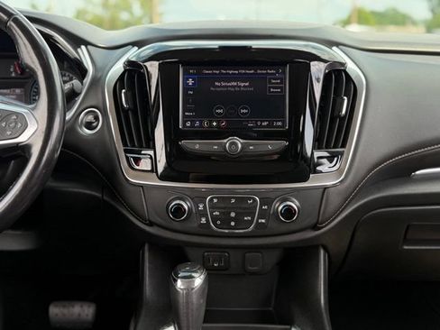 Used 2020 Chevrolet Traverse LT FWD image 21