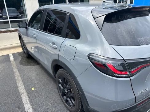 Used 2025 Honda HR-V Sport image 8
