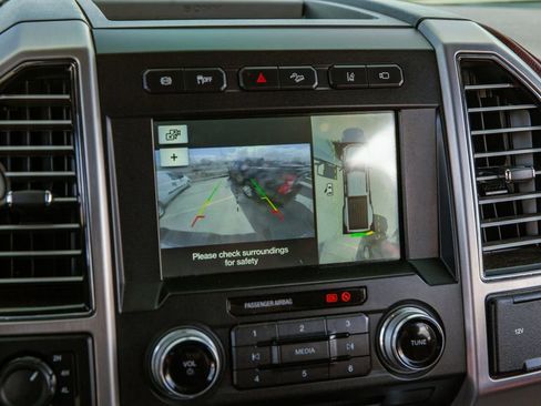 Used 2018 Ford F450 Platinum w/ Platinum Ultimate Package image 16