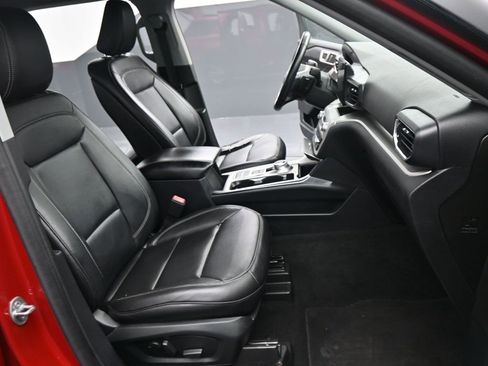 Certified 2020 Ford Explorer XLT w/ Equipment Group 202A image 3