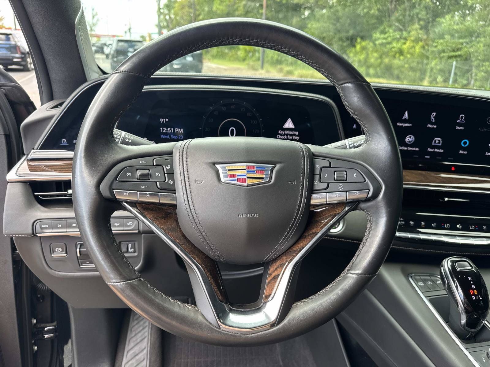 Used 2023 Cadillac Escalade Premium Luxury Platinum AWD/4WD image 14