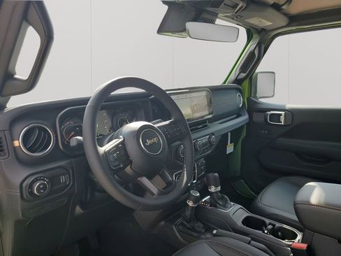 New 2025 Jeep Gladiator Sport image 27