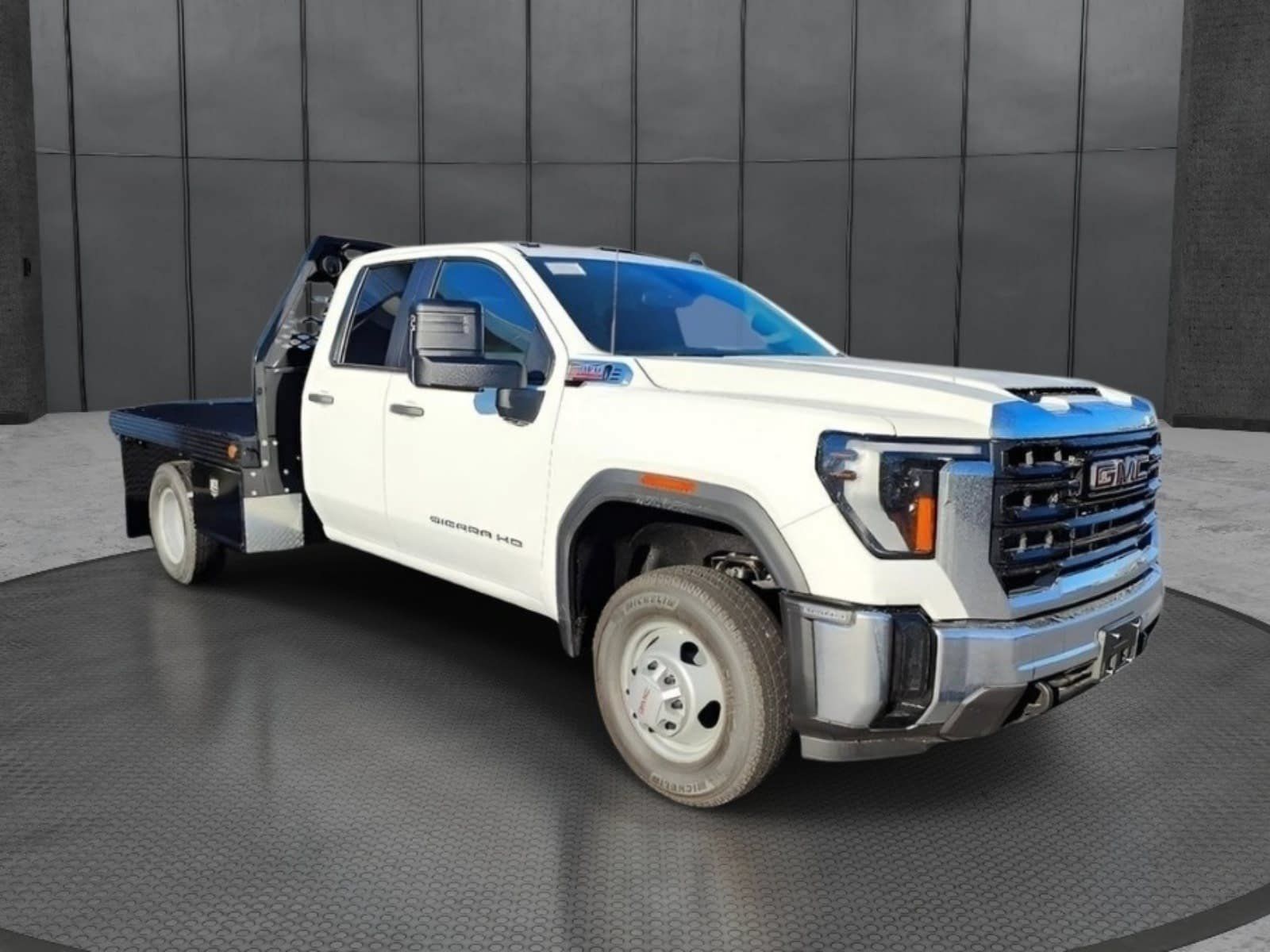 Used 2024 GMC Sierra 3500 Pro AWD/4WD image 3