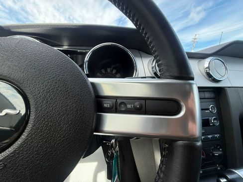 Used 2008 Ford Mustang Coupe RWD image 25