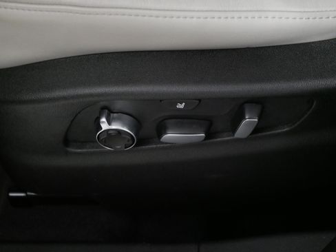 Used 2022 Cadillac XT4 Premium Luxury w/ Enhanced Visibility Package image 20