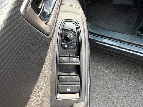 Used 2022 Subaru Forester Premium AWD/4WD image 12