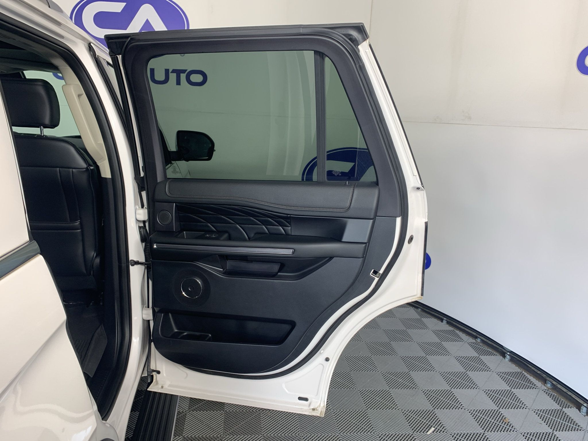 Used 2019 Ford Expedition Platinum AWD/4WD image 34