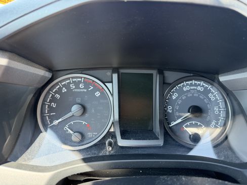 Used 2023 Toyota Tacoma TRD Sport AWD/4WD image 16