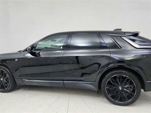 Used 2025 Cadillac Lyriq Sport image 4