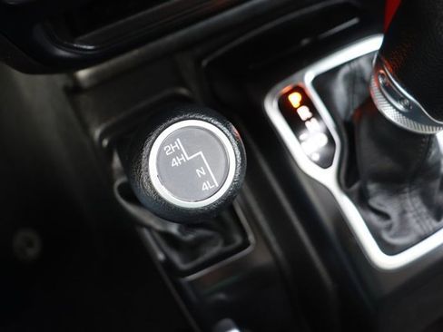 Used 2023 Jeep Gladiator Willys image 17