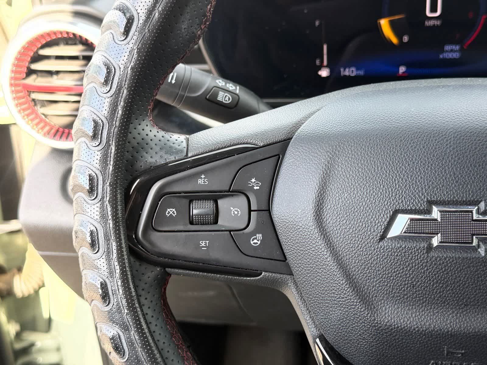 Used 2024 Chevrolet Trax RS FWD image 13