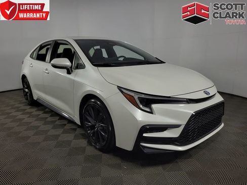 Used 2024 Toyota Corolla SE w/ SE Package image 1