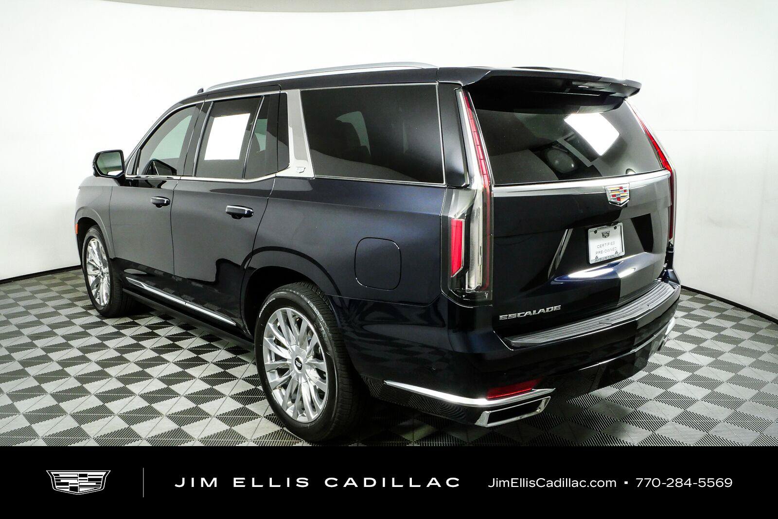 Used 2023 Cadillac Escalade Premium Luxury w/ Performance Package RWD image 30