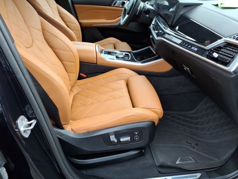 Used 2024 BMW X5 xDrive40i w/ M Sport Package image 9