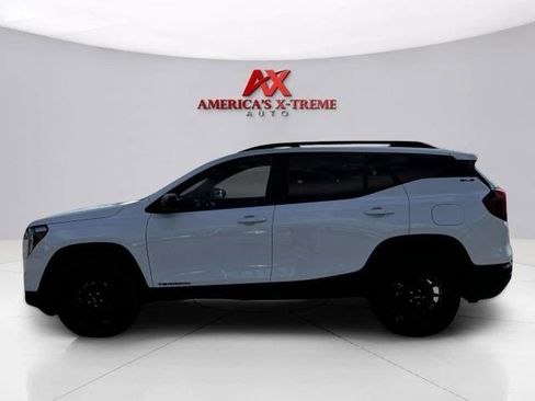 Used 2023 GMC Terrain SLE w/ Driver Convenience Package FWD image 2
