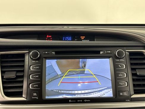 Used 2018 Toyota Highlander Limited AWD/4WD image 7