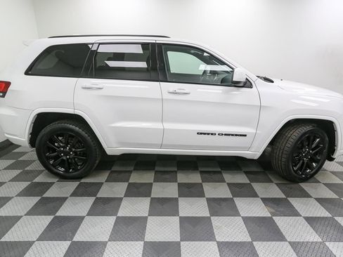 Used 2019 Jeep Grand Cherokee Altitude image 7
