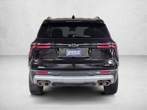 Used 2024 Chevrolet Traverse Z71 AWD/4WD image 7