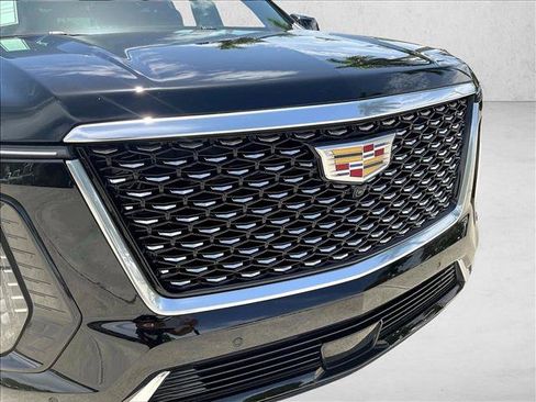 Used 2025 Cadillac Escalade Premium Luxury RWD image 30