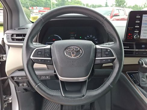 Certified 2022 Toyota Sienna XLE AWD/4WD image 24