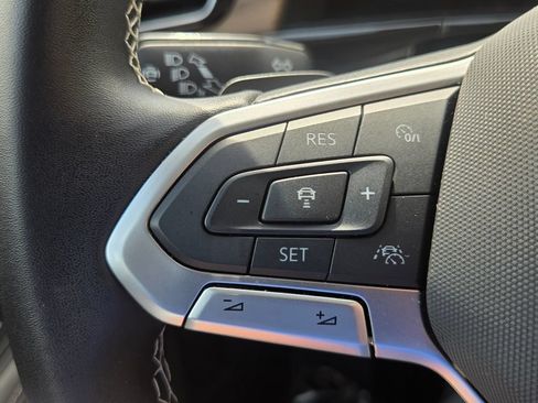 Certified 2025 Volkswagen Atlas SE FWD image 26