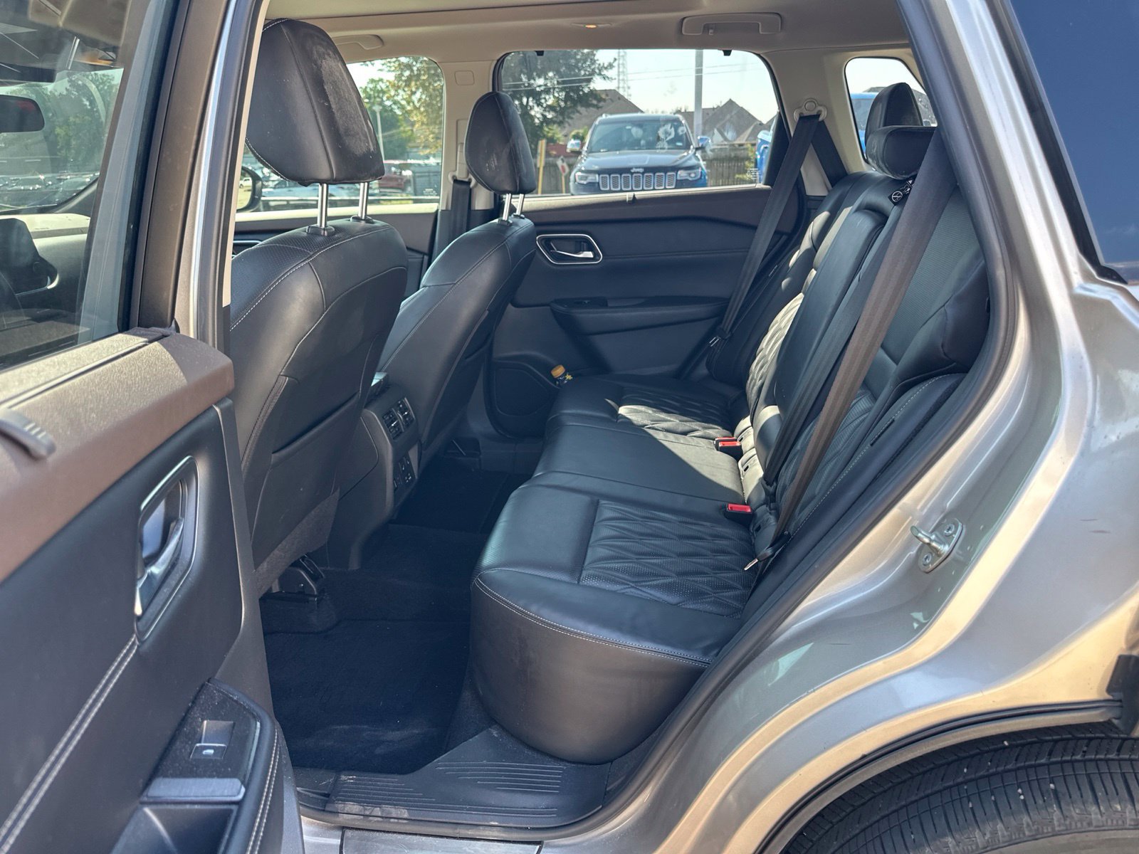 Used 2021 Nissan Rogue Platinum FWD image 12