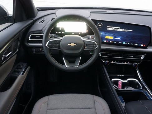 Used 2025 Chevrolet Traverse LT w/ LPO, Floor Liner Package image 13