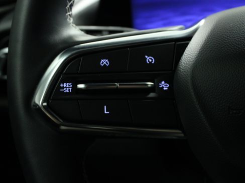 Used 2025 Chevrolet Traverse LT w/ Midnight/Sport Edition FWD image 21