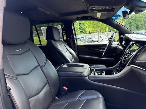 Used 2018 Cadillac Escalade Platinum AWD/4WD image 30
