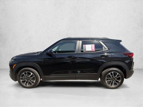 Used 2026 Chevrolet TrailBlazer LT FWD image 2
