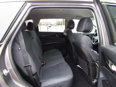 Used 2016 Kia Sorento LX image 22