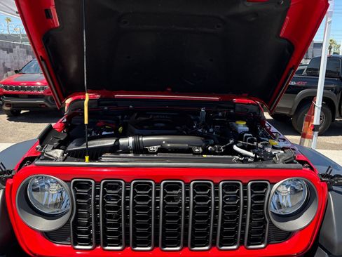 Used 2025 Jeep Wrangler Unlimited Sport AWD/4WD image 31