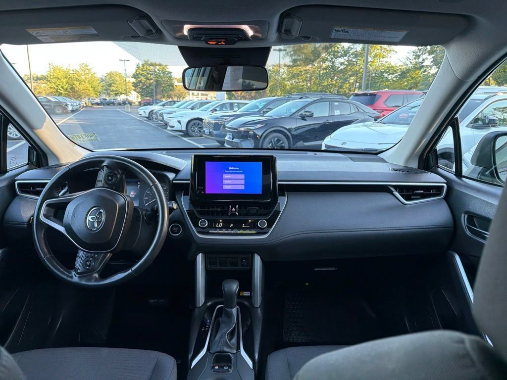 Certified 2023 Toyota Corolla Cross LE w/ Moonroof Package AWD/4WD image 15