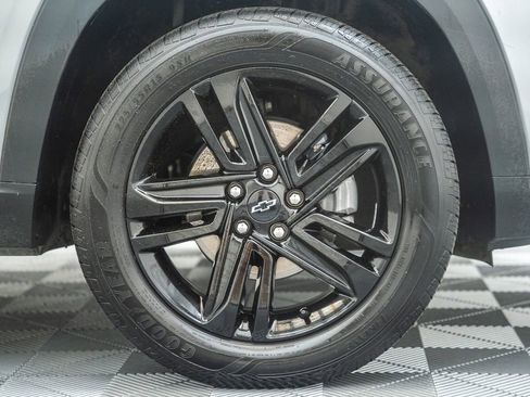 Used 2025 Chevrolet Trax ACTIV w/ Sunroof Package FWD image 18