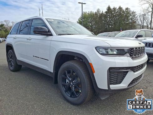 New 2026 Jeep Grand Cherokee Laredo image 2