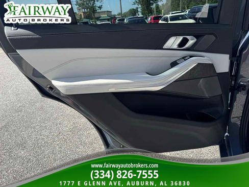 Used 2025 BMW X7 xDrive40i w/ Premium Package AWD/4WD image 32