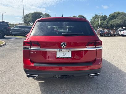 Used 2023 Volkswagen Atlas SE w/ Black Wheel Package